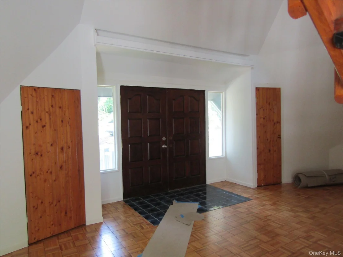 Photo of 374 Sprout Brook Road