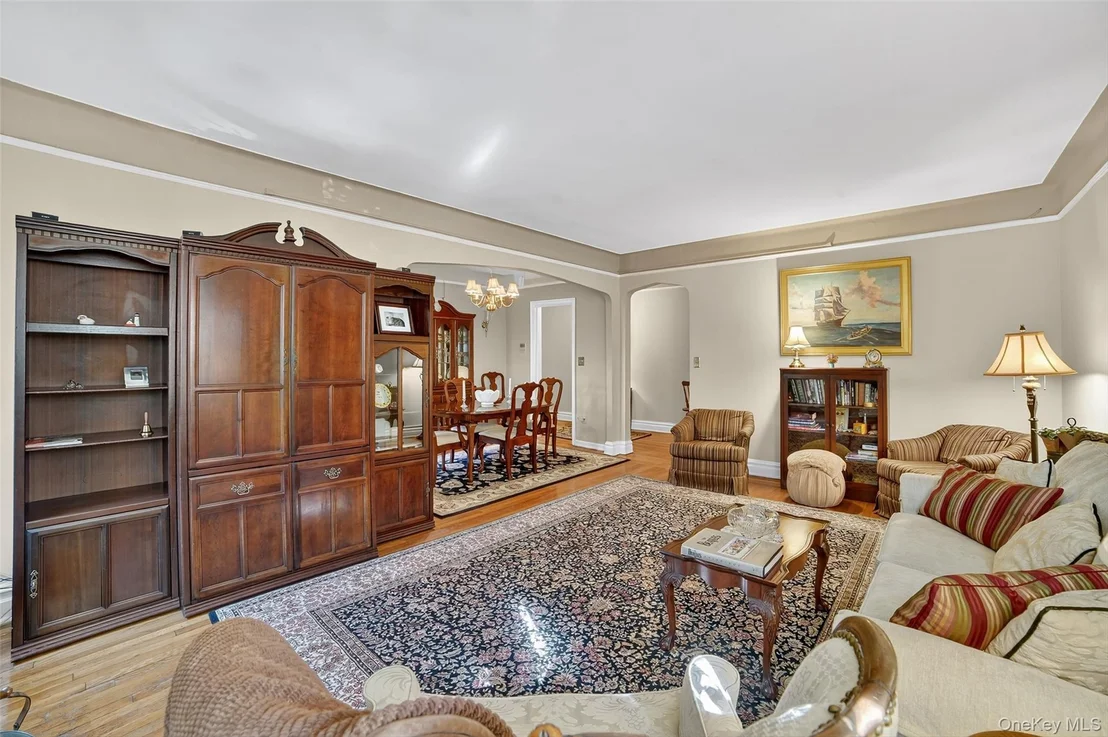 Photo of Unit 2K at 25 Parkview Avenue