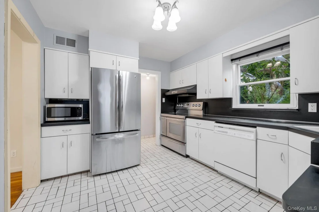 Photo of 46 Patton Boulevard