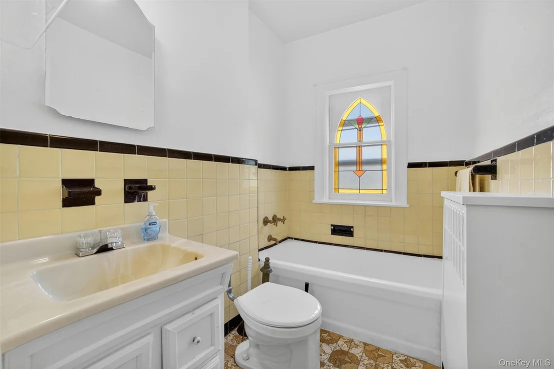 Photo of 84 Halstead Avenue