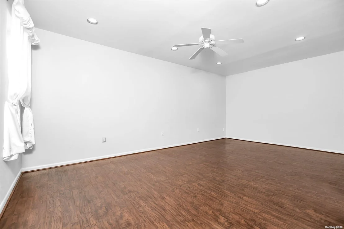 Photo of Unit 4C at 37 Brompton Rd.