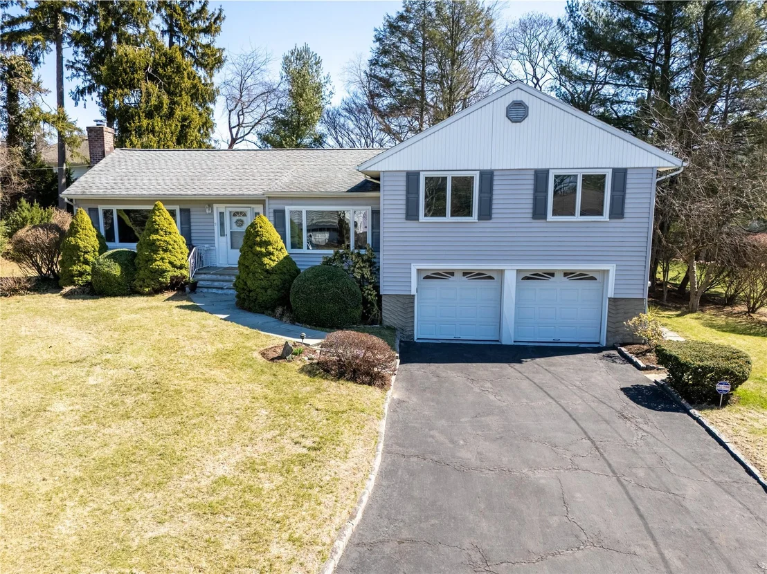 Photo of 9 Mohegan Lane