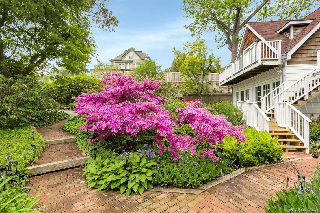 Photo of 32 Laveta Place