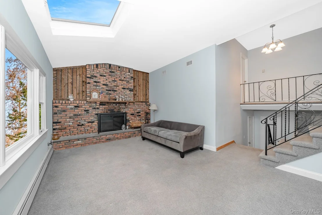 Photo of 24 Brooktree Circle