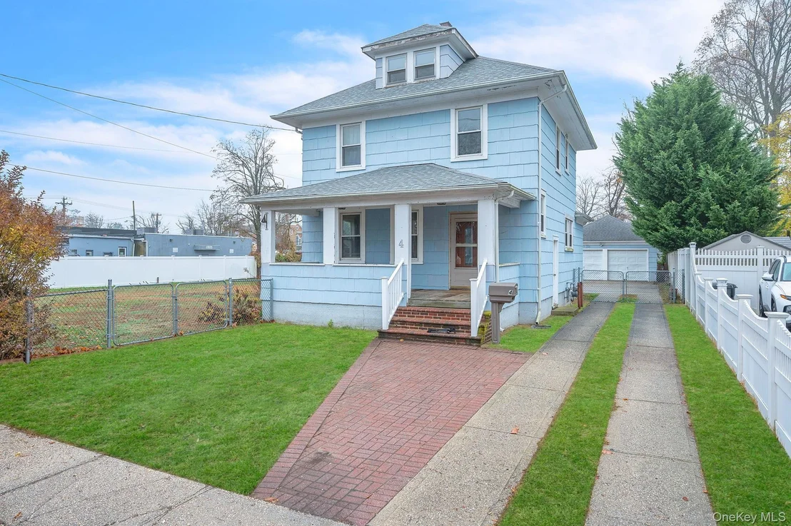 Photo of 4 3rd Avenue