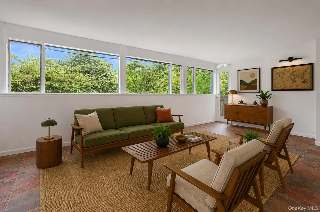 Photo of 8 Edgewater Lane