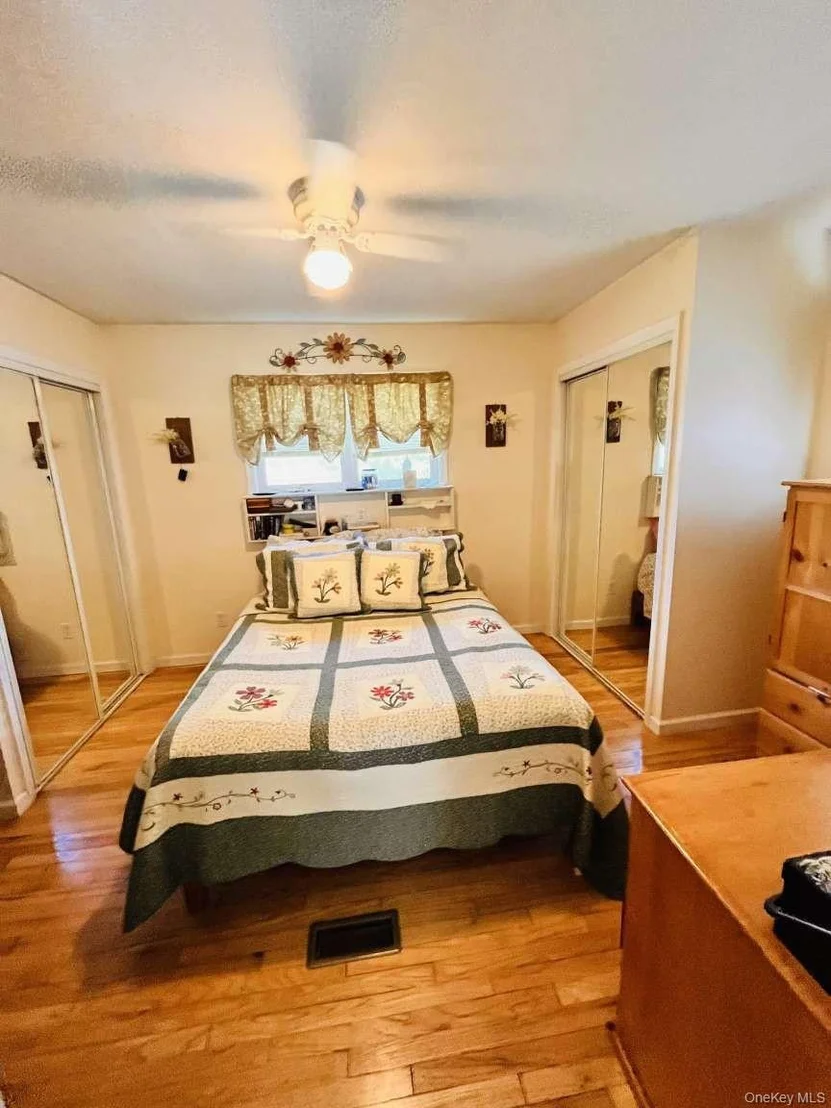 Photo of 20 Neversink Drive