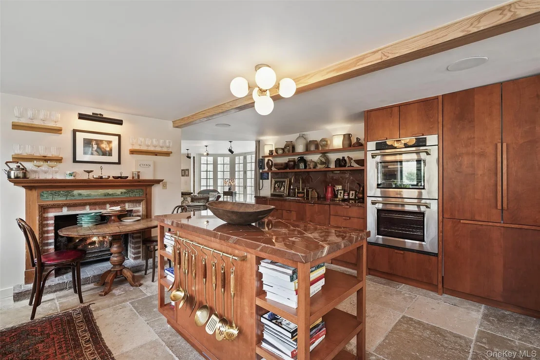 Photo of 19 Winfield Avenue