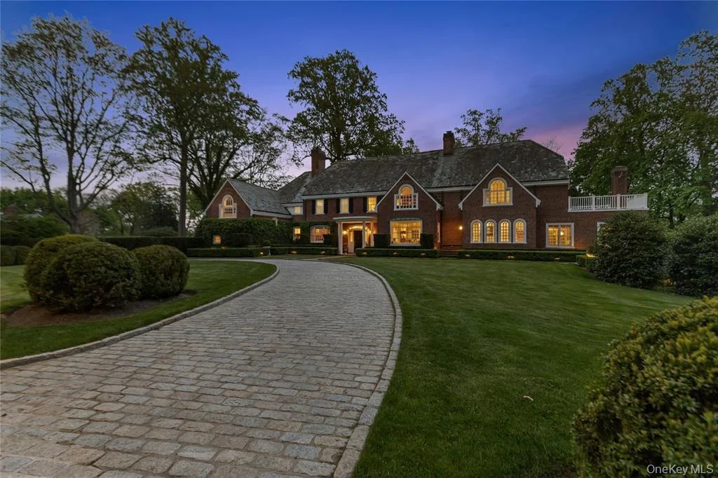 Photo of 8 Boxwood Lane