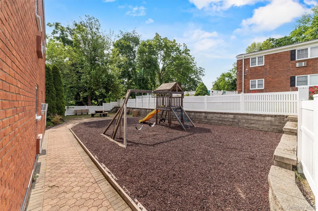 Photo of Unit F13 at 1879 Crompond Road