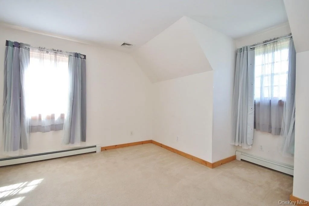 Photo of 138 Round Hill Road