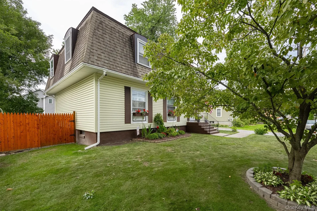 Photo of 91 Maple Street