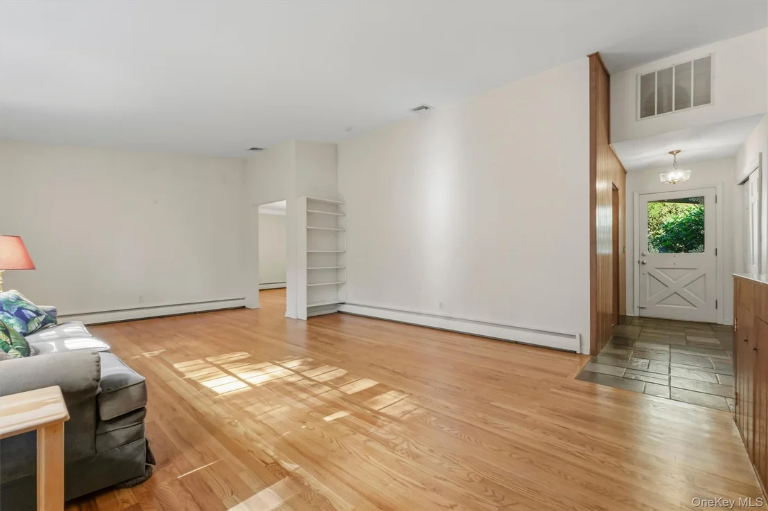 Photo of 10 Oak Bend Road