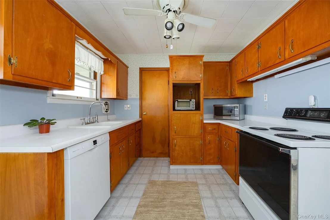 Photo of 140 Cherrywood Drive