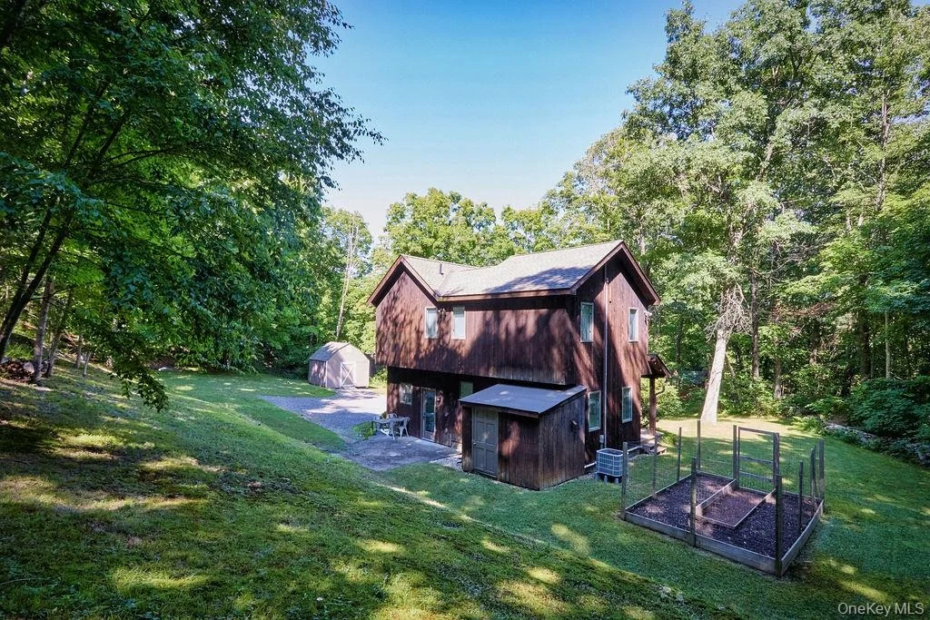 Photo of 10 Dickman Farm Road