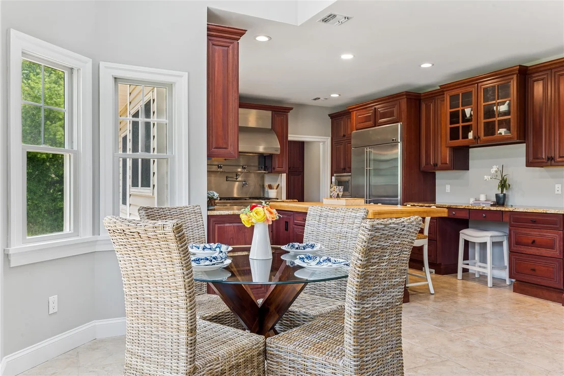 Photo of 1465 Ackerly Pond Lane