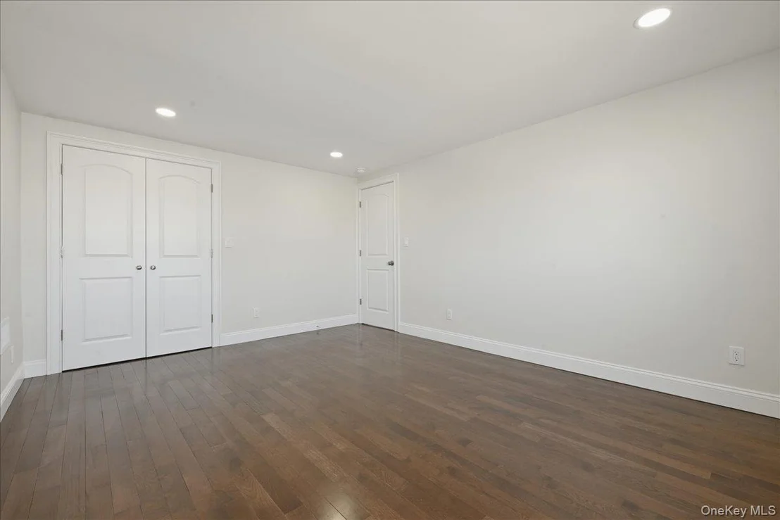 Photo of 61 Gardiners Avenue