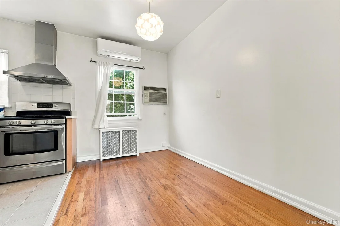 Photo of 7351 Utopia Parkway
