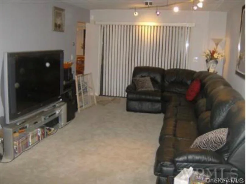 Photo of 114 Round Hill Road