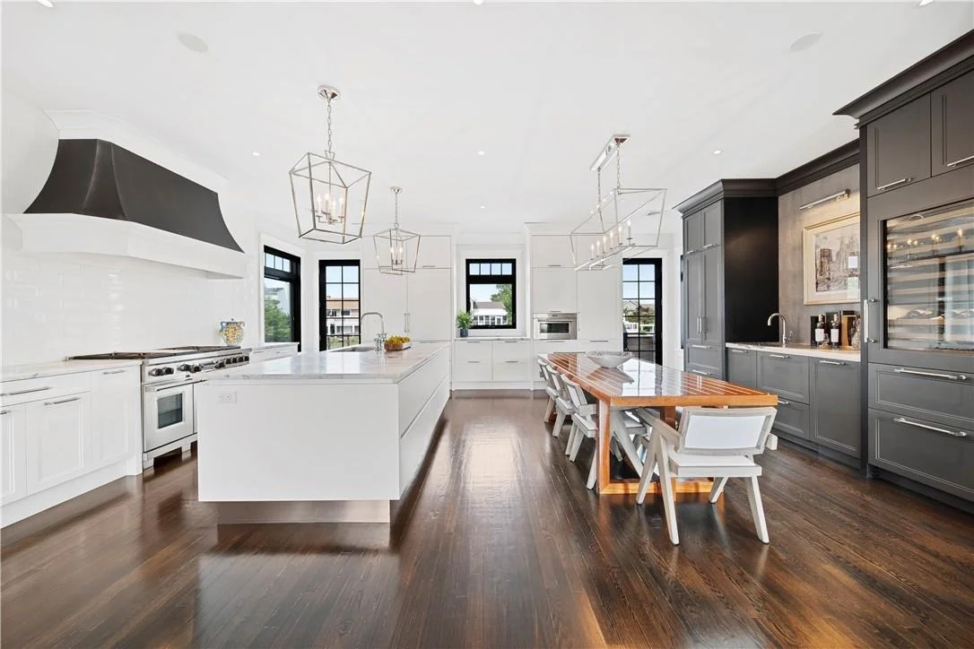 Photo of 2911 Harbor Road