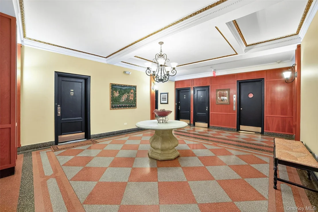 Photo of Unit 2K at 25 Parkview Avenue