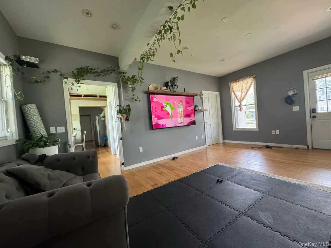 Photo of 172 N Ocean Avenue