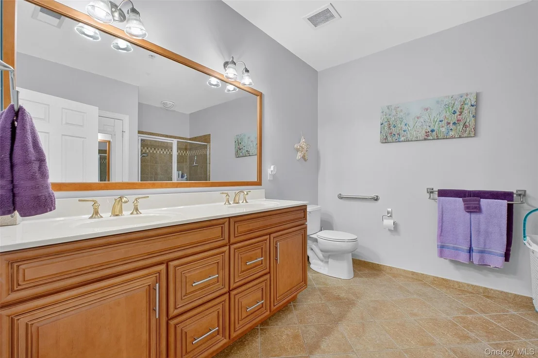Photo of 423 Regency Drive