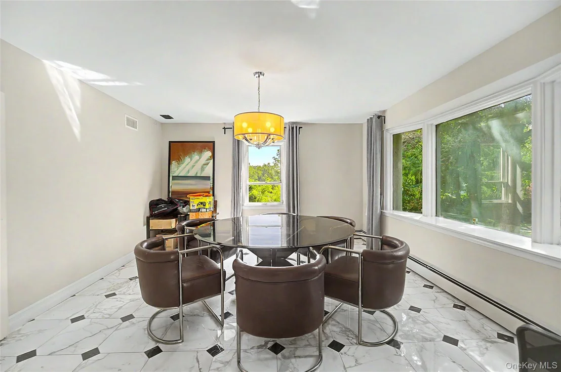Photo of 6 The Maples