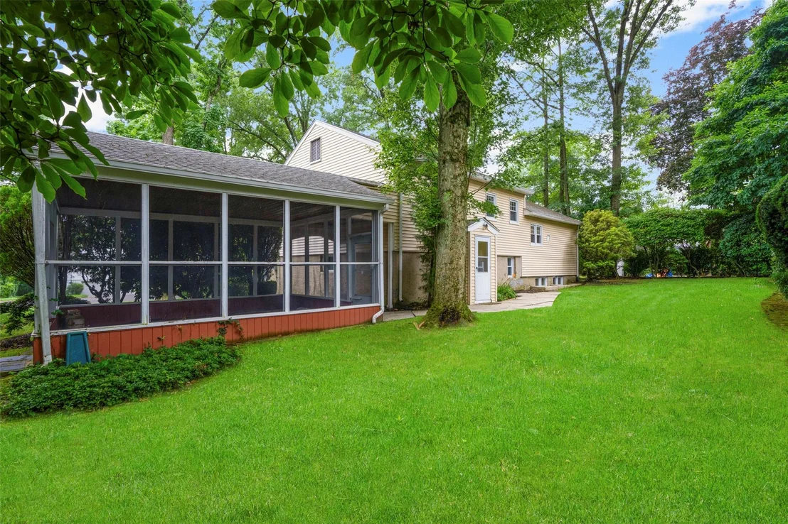 Photo of 320 Stuart Drive