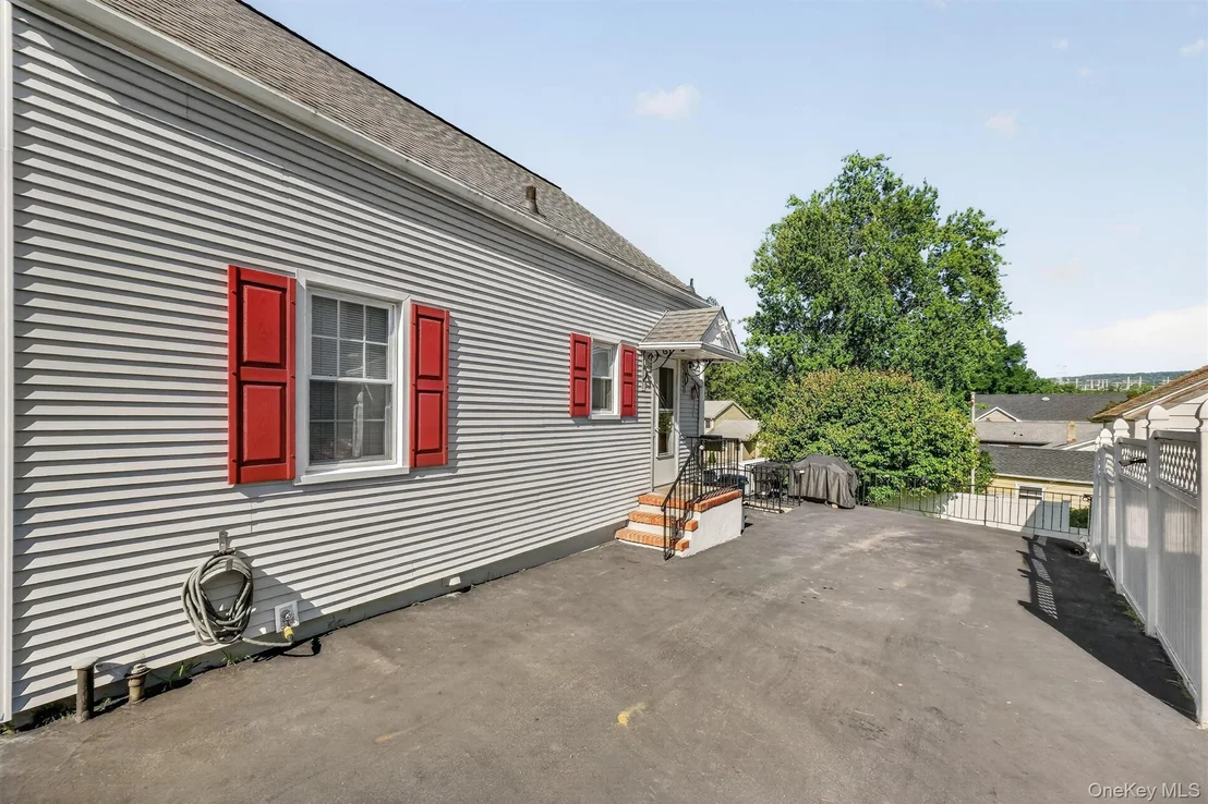 Photo of 210 Tate Avenue