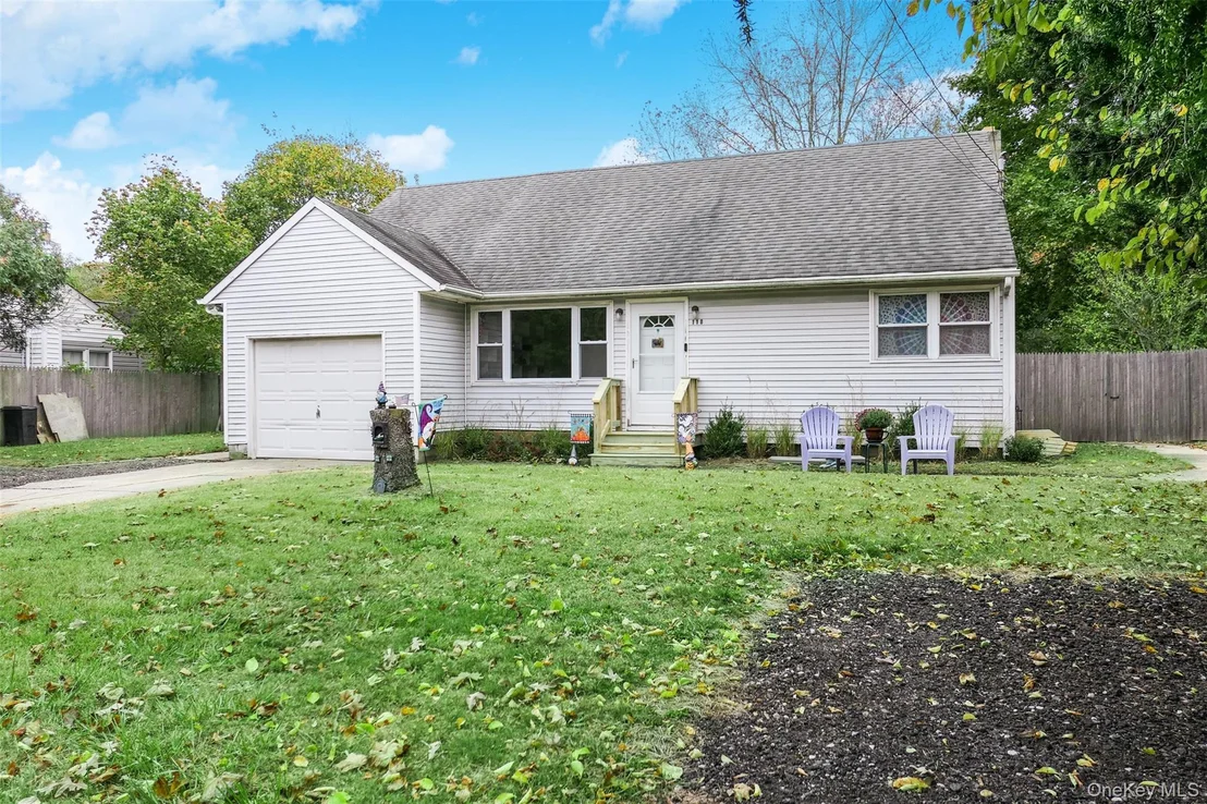 Photo of 118 Hedges Avenue