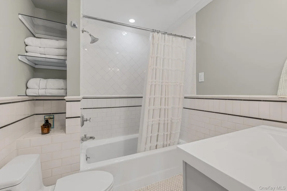 Photo of 21 Hampton Avenue