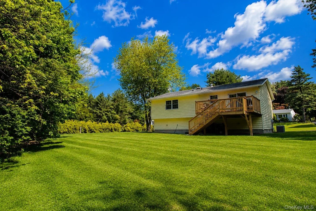 Photo of 15 Colonial Avenue