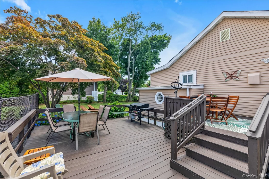 Photo of 369 Maple Avenue