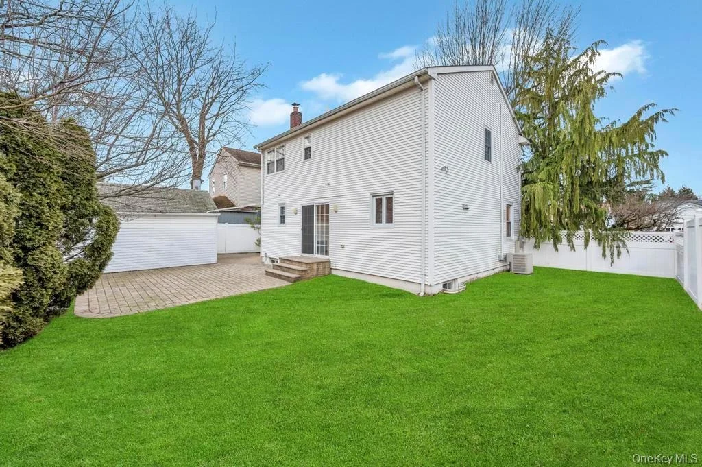 Photo of 2585 Oceanside Road