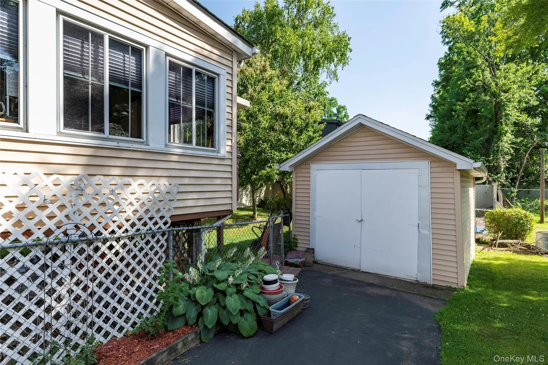 Photo of 119 Rombout Avenue