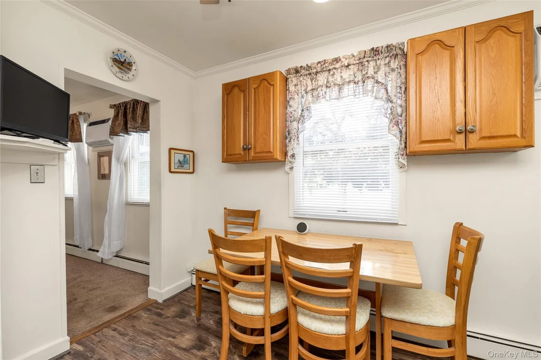 Photo of 369 Maple Avenue