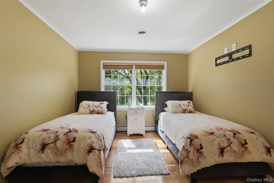 Photo of 105 Hempstead Road