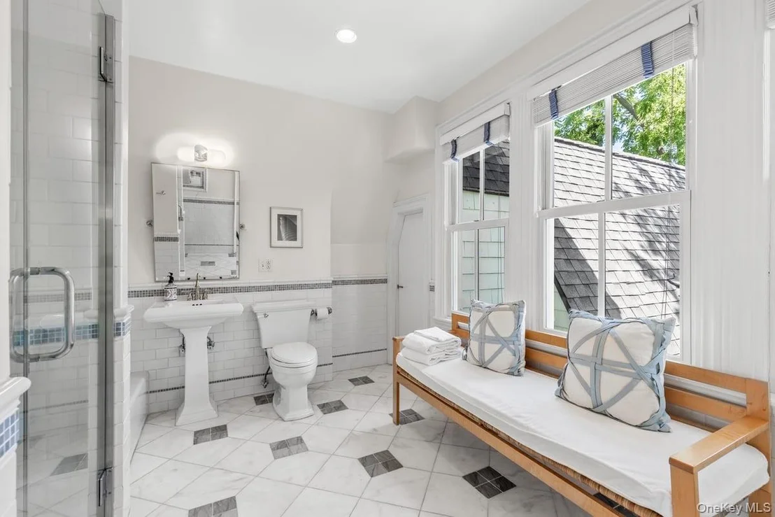 Photo of 731 Forest Avenue