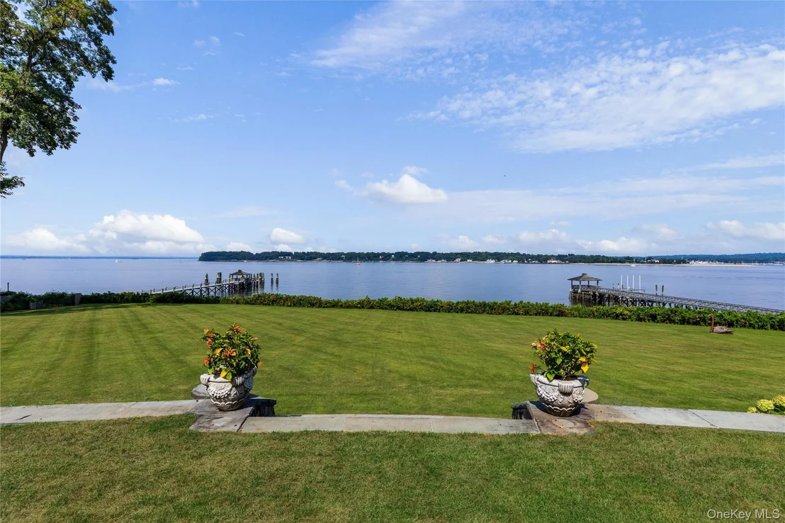 Photo of 227 Dock Lane