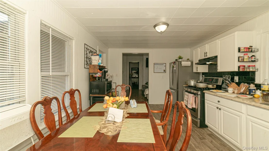 Photo of 61 River Avenue
