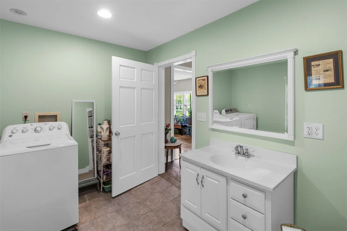 Photo of 2410 Bruynswick Road