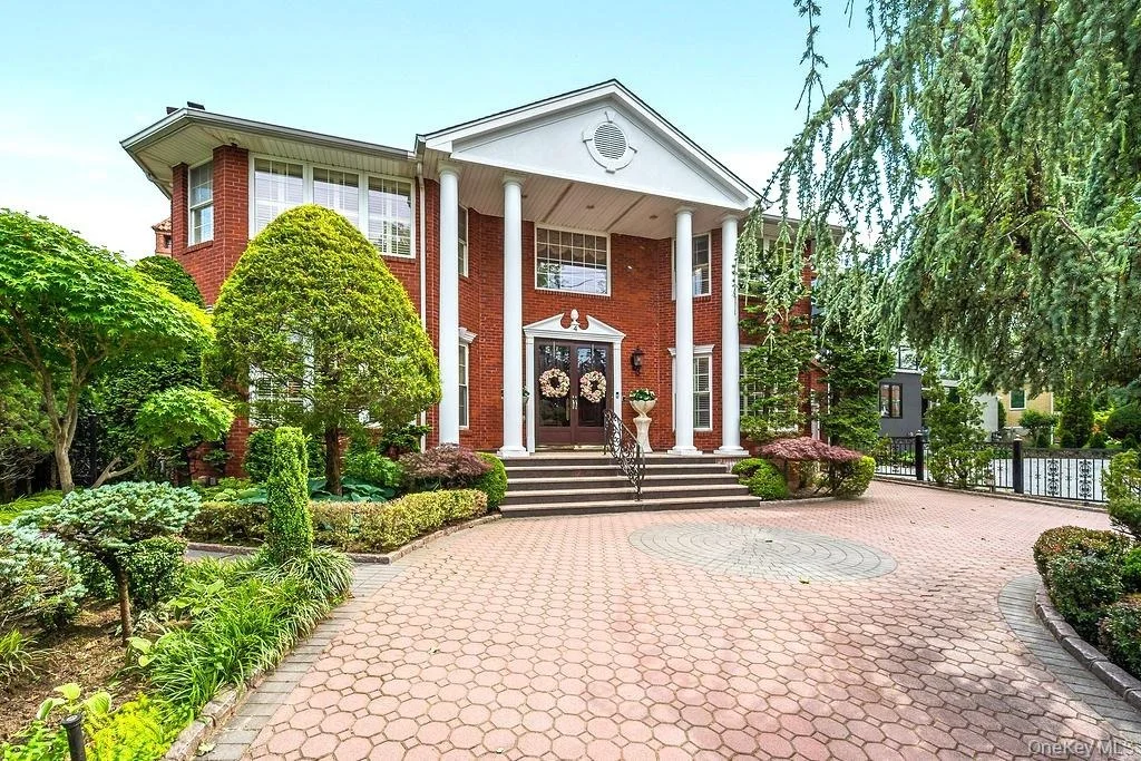 Photo of 4 Point Crescent