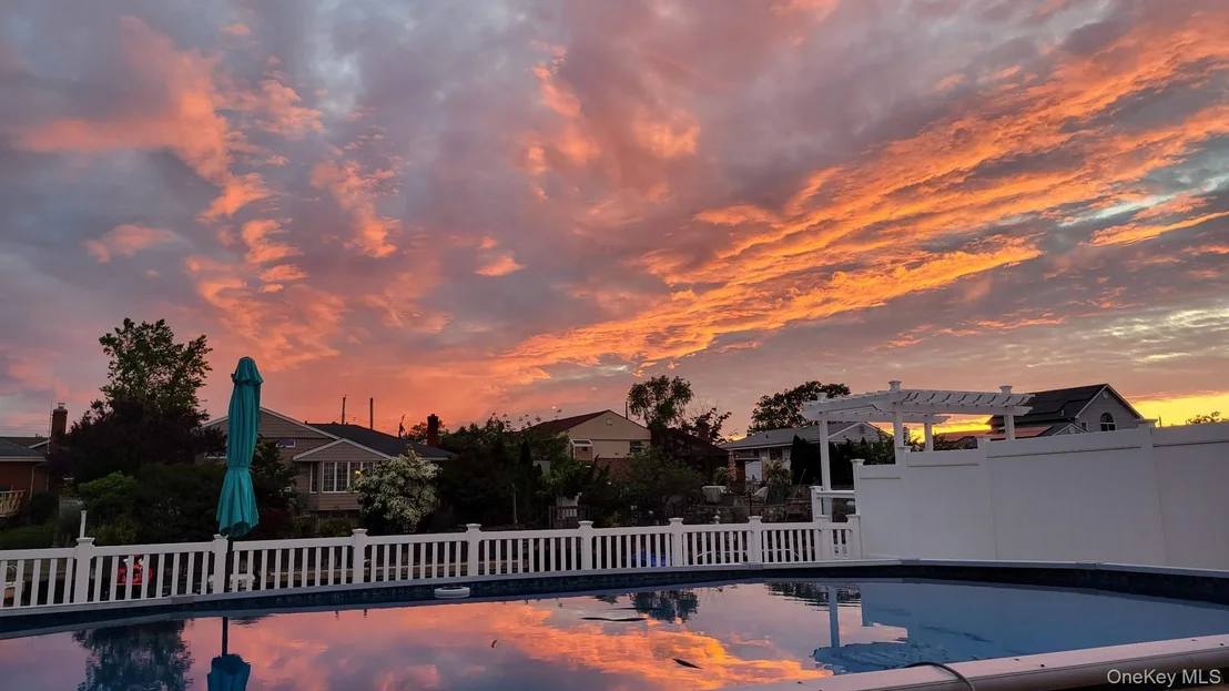 Photo of 2884 Bay Drive
