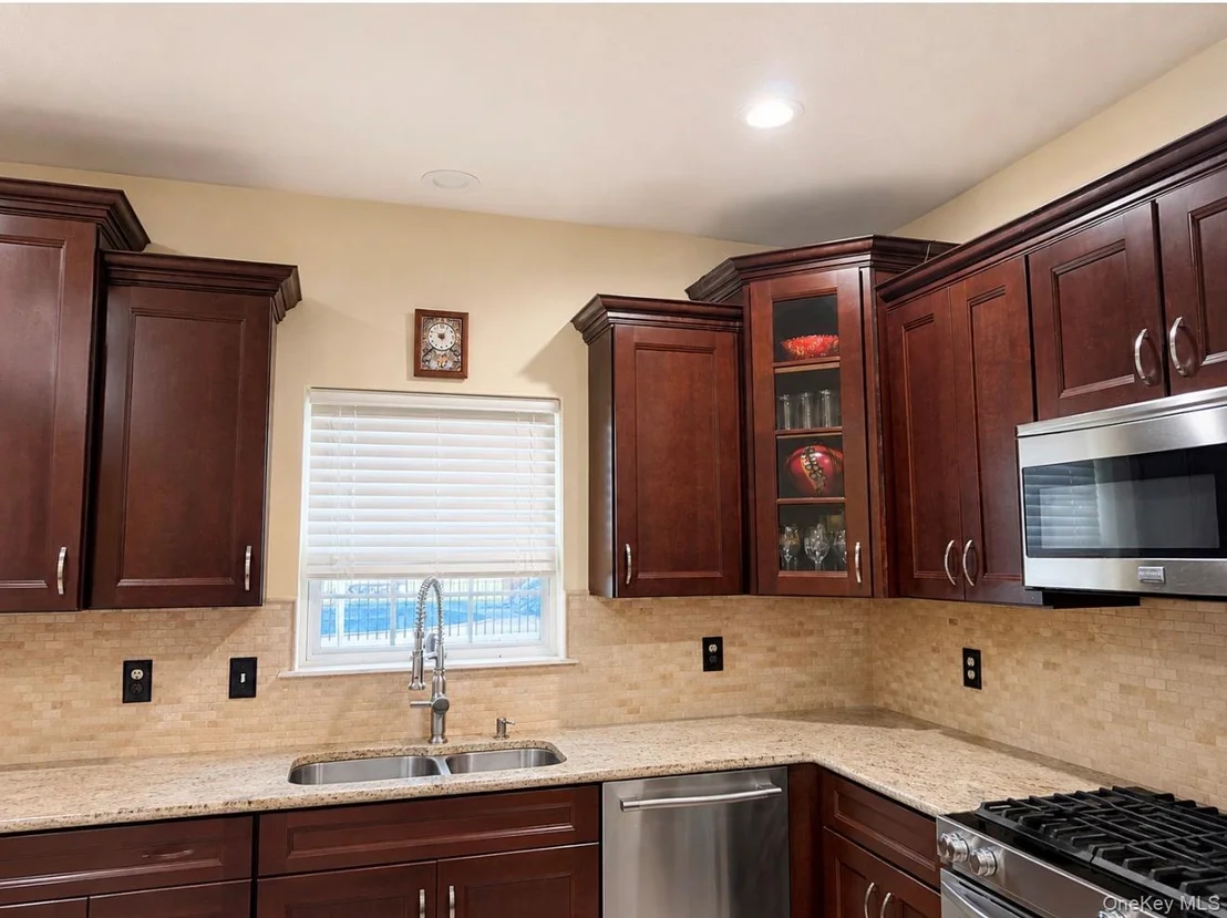 Photo of 392 Bailey Road