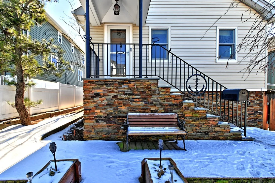 Photo of 48 Pershing Avenue