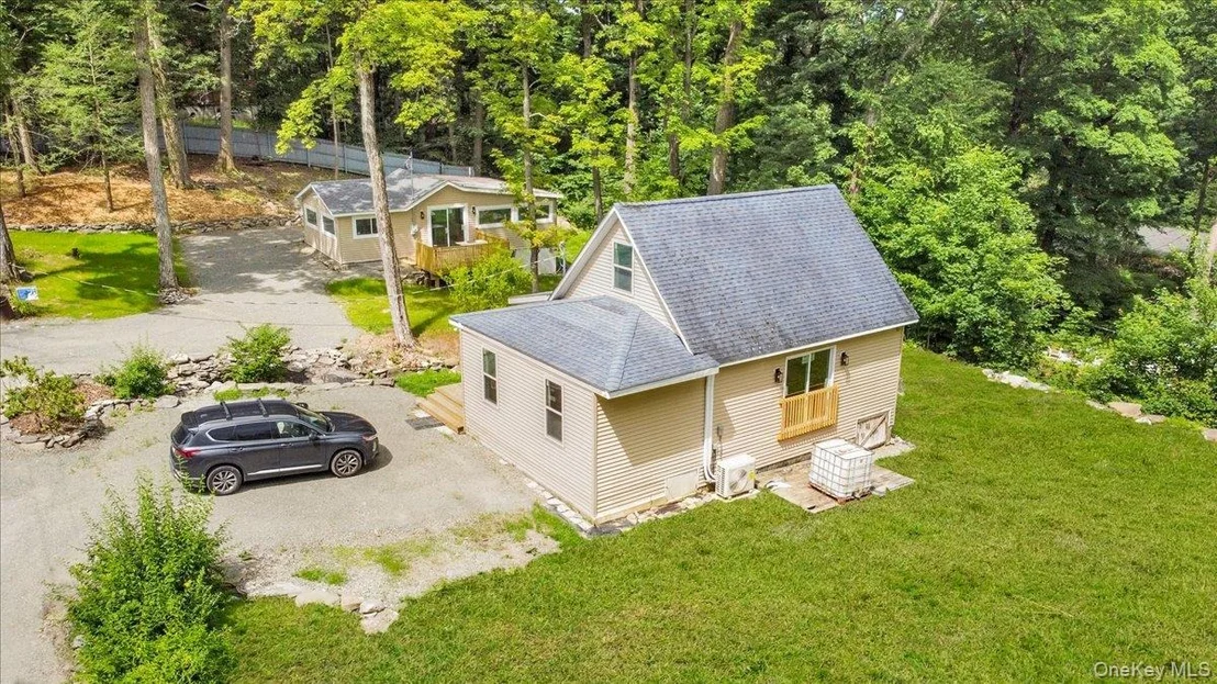 Photo of 8 Pioneer Trail