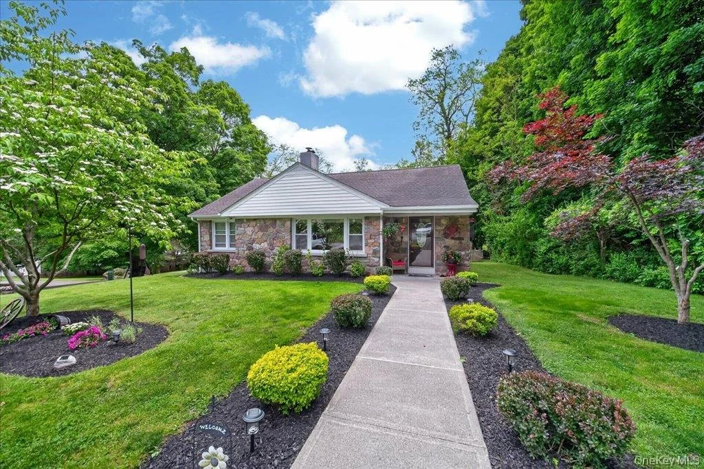 Photo of 15 Maple Road