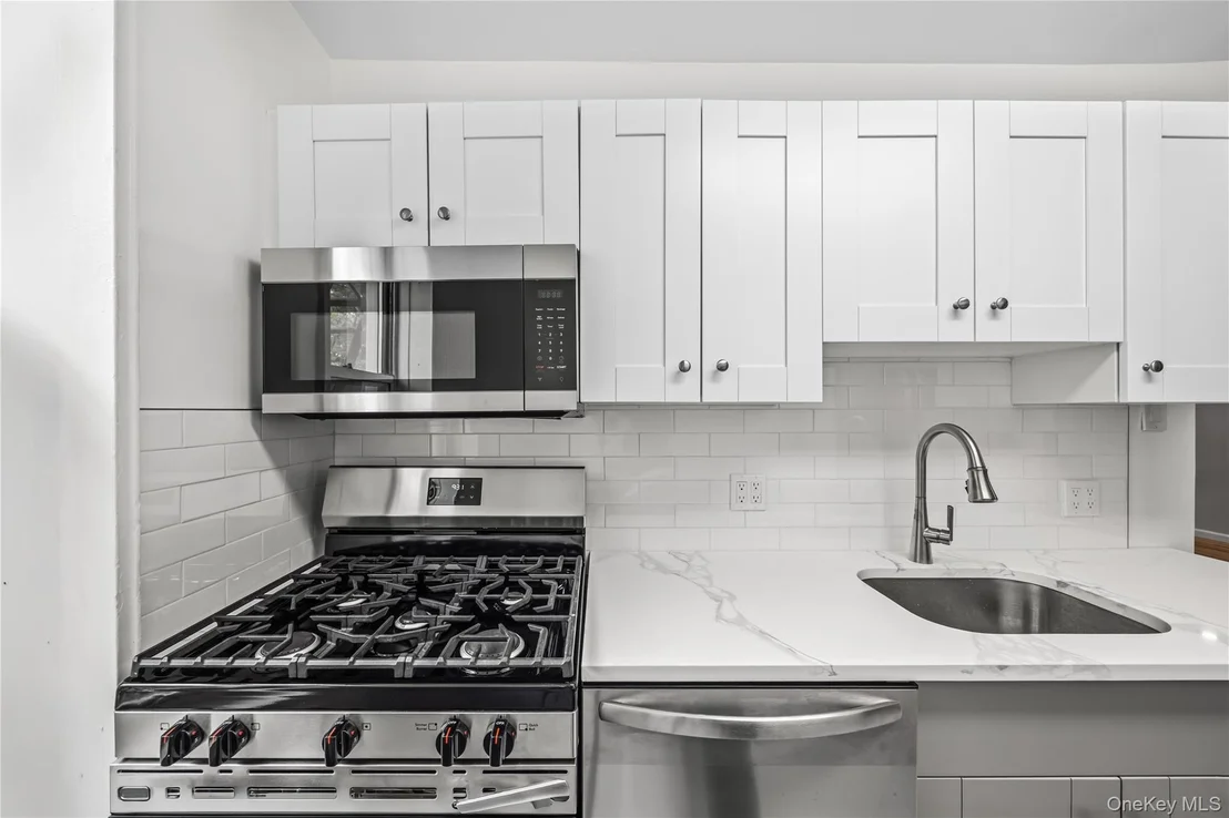 Photo of Unit 2A at 6535 Broadway
