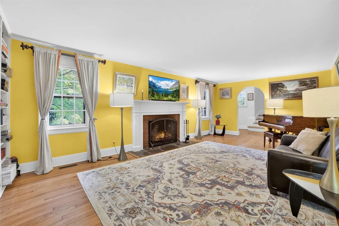Photo of 77 Edgemont Road